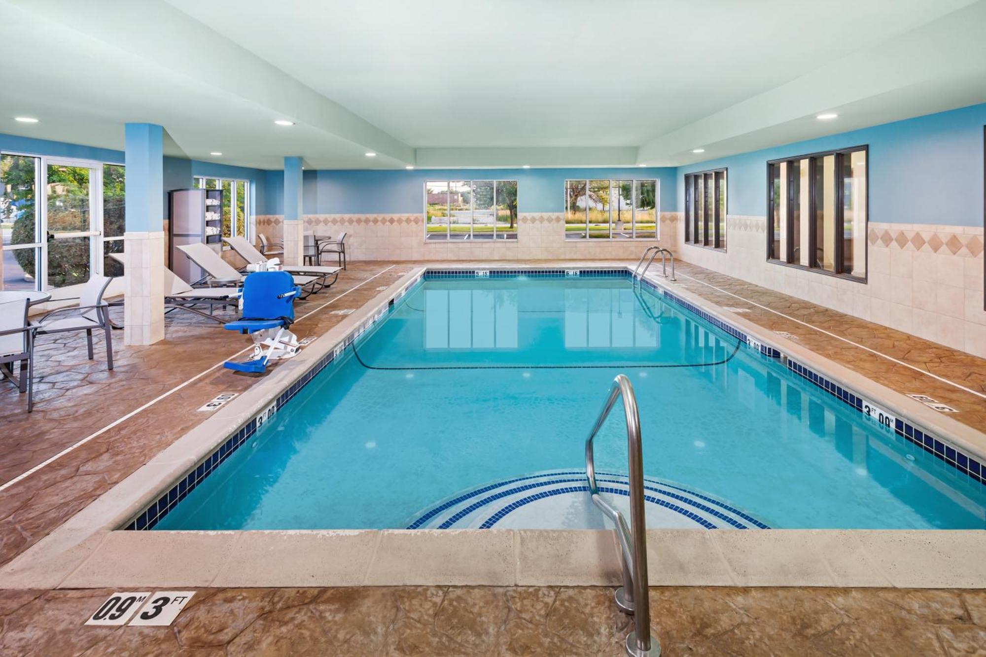 Holiday Inn Express Hotel & Suites Chicago South Lansing By Ihg Ngoại thất bức ảnh